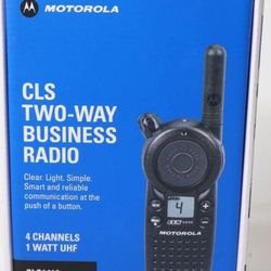 Motorola CLS1410 4 Channel UHF CLS Two-Way Radio CU1410BKVBA - New in Box