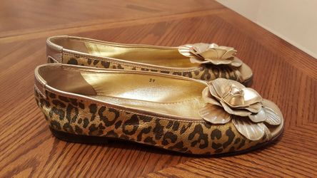 TARYN ROSE Gold/Brown Leather women's shoes.