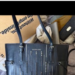 Michael kors Hand Bag And Wallets