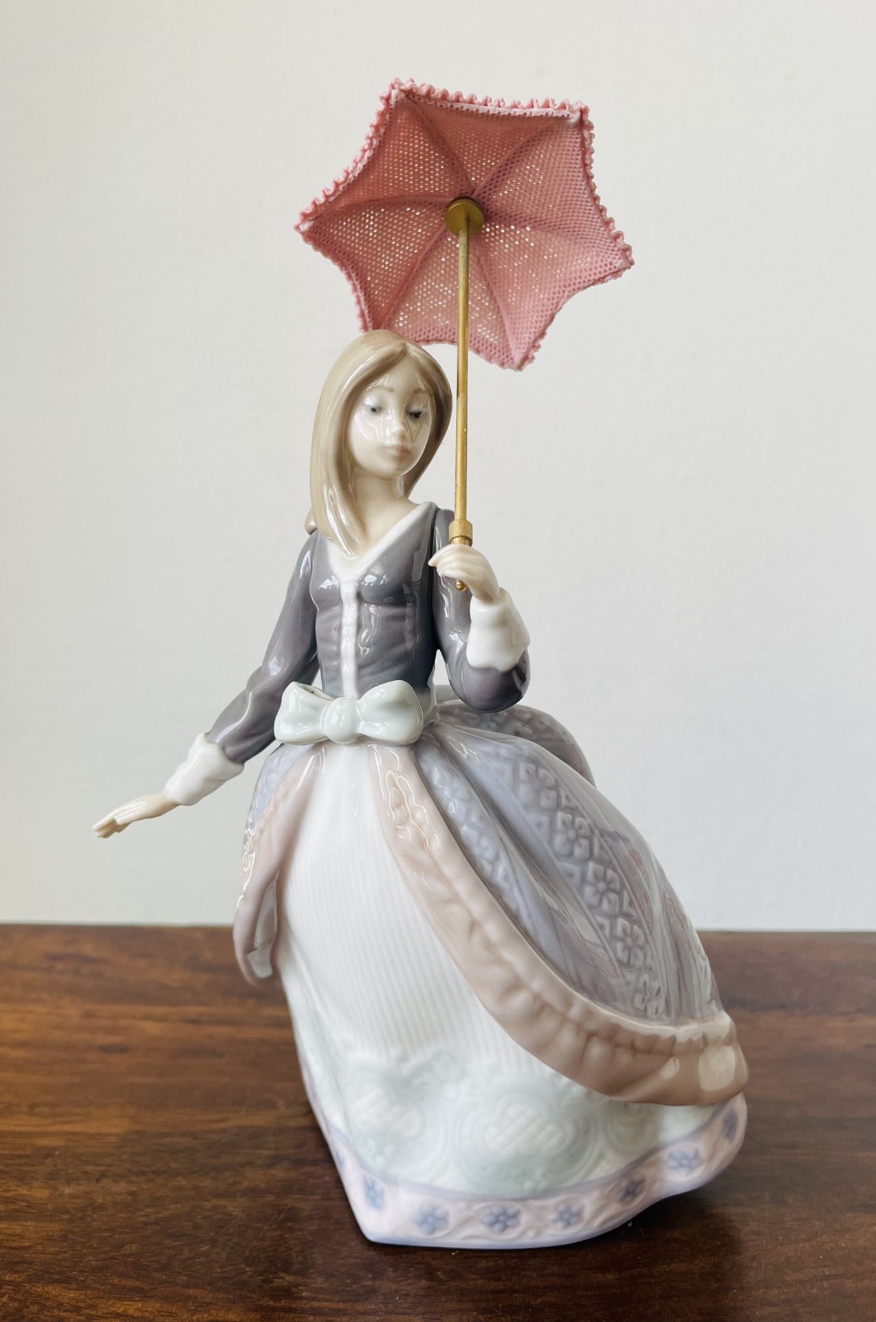 LIadro Porcelain Figurine ”Angela” Girl with Umbrella Parasol
