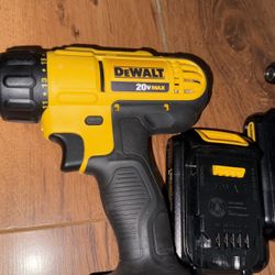 Dewalt Combo Drills With Bag