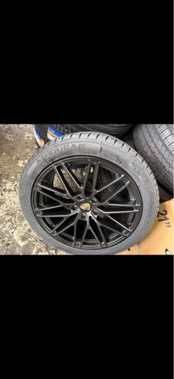 Porsche Cayenne 21” new blk Gt Style rims new tires sets