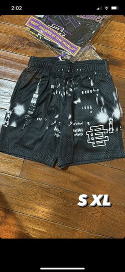 EE SHORTS