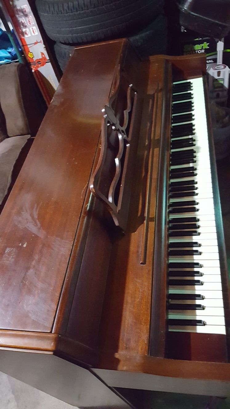 Free Piano
