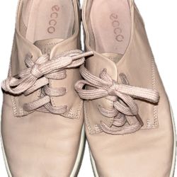 ECCO Leisure Tie Sneaker women's size 8 