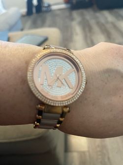Mk authentic watch rose gold and blush pearl pink tones working perfectly $90