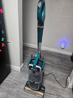 Shark Navigator  green color. Works perfect , NO tools lost them