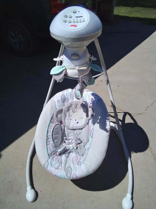 Fisher Price 3in1 Infant Swing  Has Cord Music And Mobile Lights 