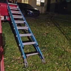 16 Ft Fiberglass Extension Ladder Good Condition 