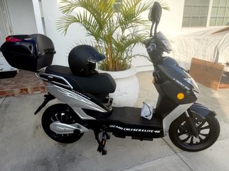 E-BIKE ( EXTREME CABO CRUISER ELITE 48 ) Like NEW