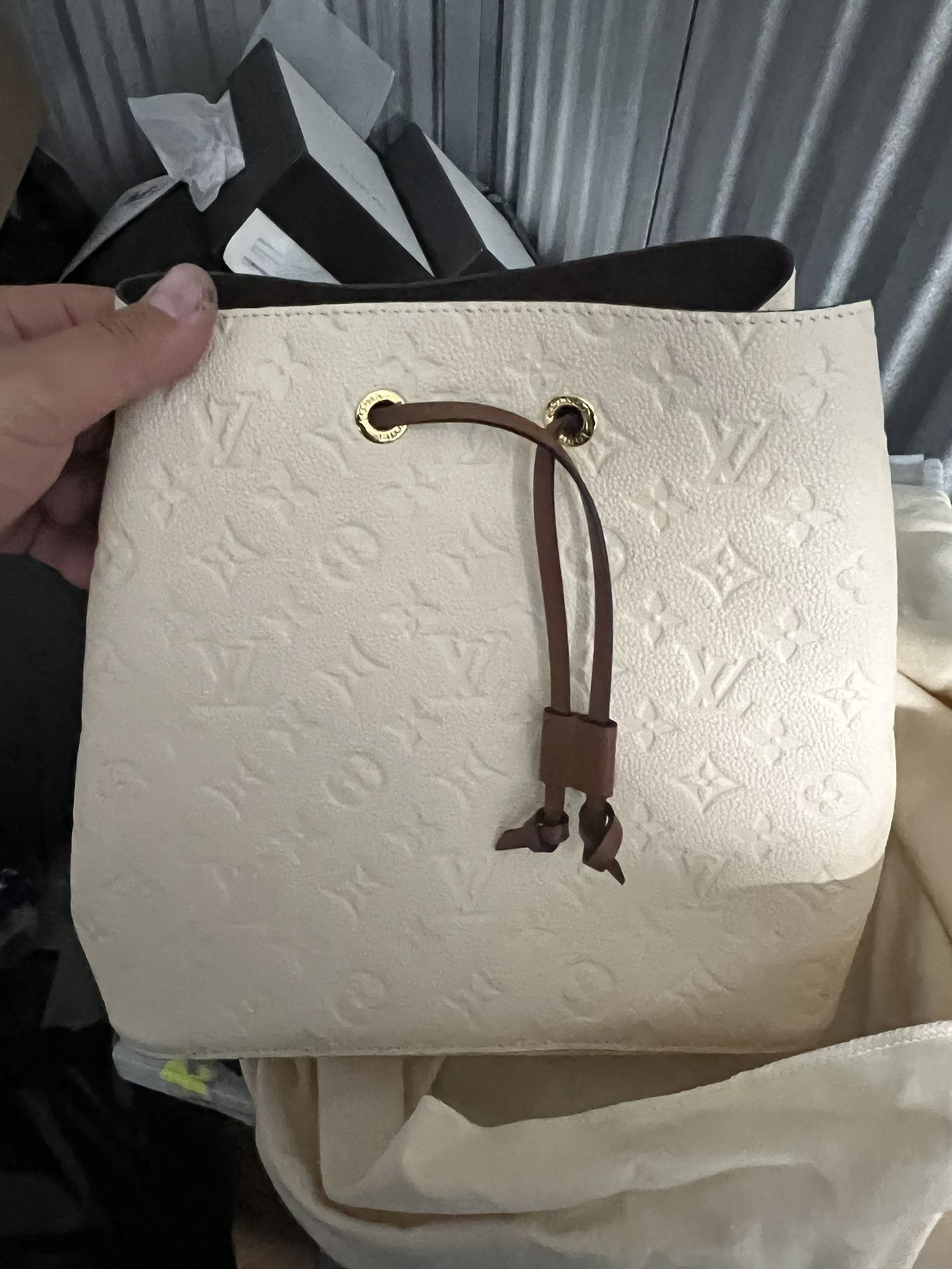 NÉONOÉ MM Louis Vuitton Bucket Bag New 