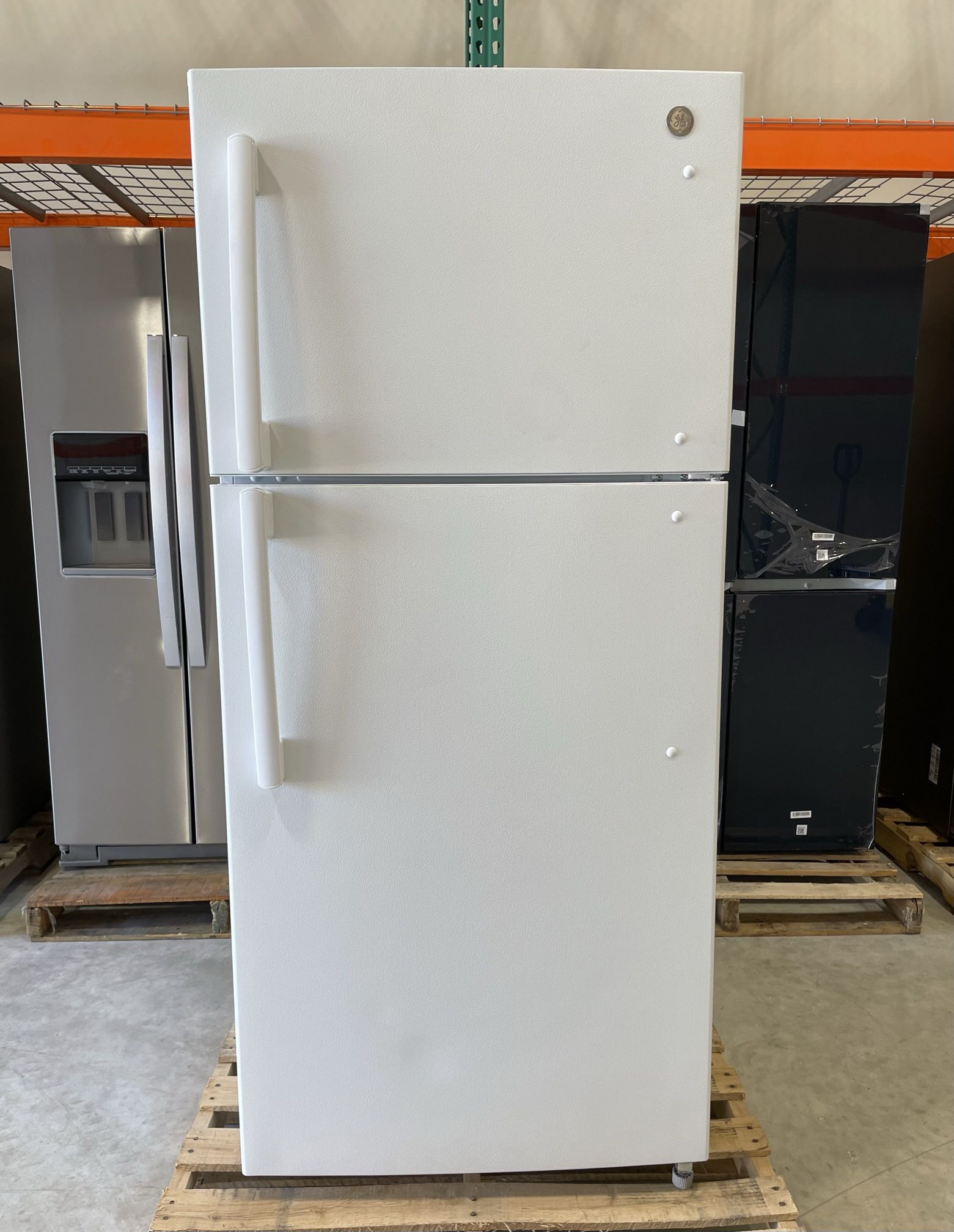 BLACK FRIDAY GE 18.3 cu. ft. TopFreezer Refrigerator, White for Sale