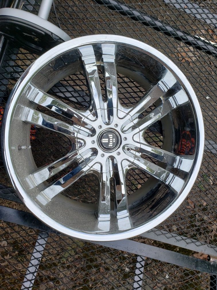 22" DUB 6x132 wheels, great shape