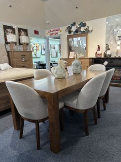 Brand New 💫🤩 Beautiful Dining Table With 6 Chairs @furniture Expo 