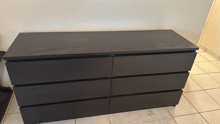 Modern 6-Drawer Dresser Excellent Condition