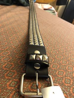 Hot topic three row pyramid belt