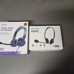 2 Headsets w Mic