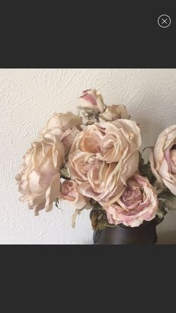 Stunning real silk elegant fake dry blush/cream roses