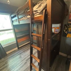 Full And Twin Bunk beds With Bookshelves 