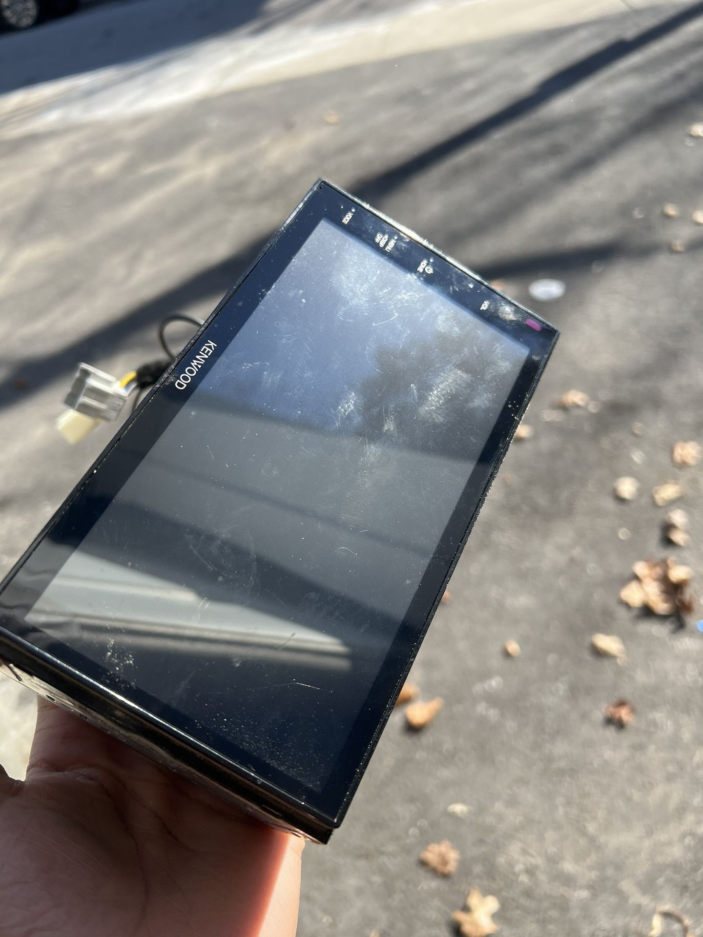 Apple Radio & Lips can fit any car 