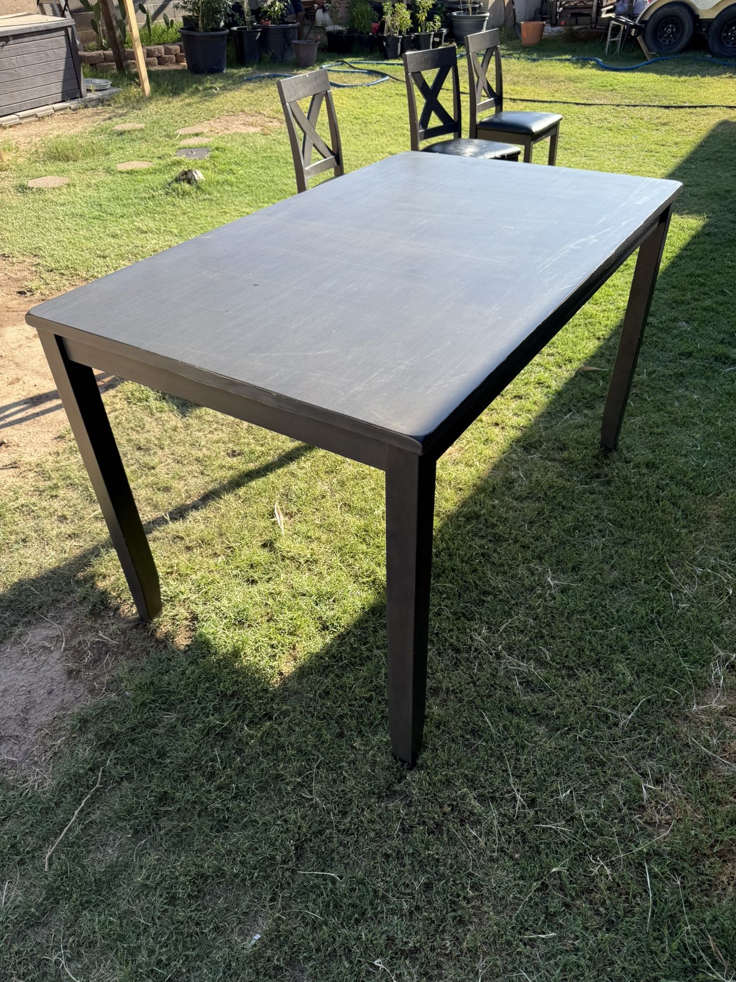 Table/chairs