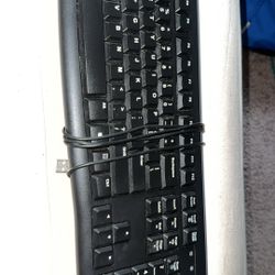 Wired Logitech Keyboard (Lightly Used)