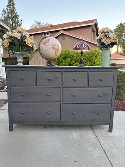 Gray Solid Wood 8 Drawer Modern Dresser Chest of Drawers Furniture Great Condition