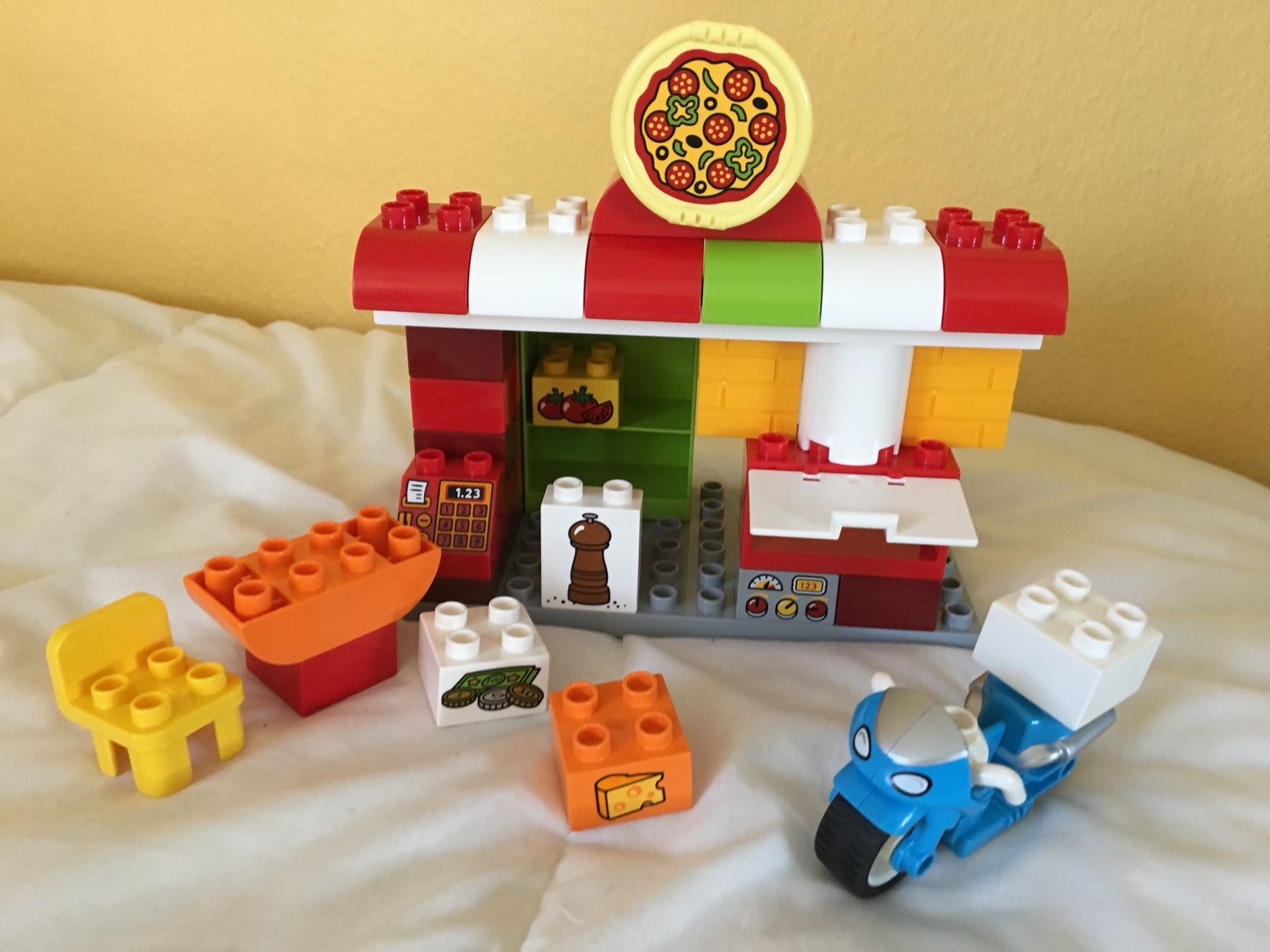 Lego Duplo pizzeria set motorcycle Moped, Scooter, Pizza Oven