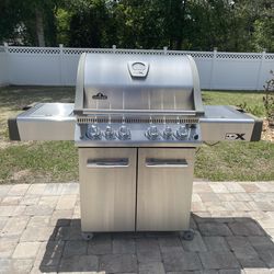 Used Napoleon gas grill