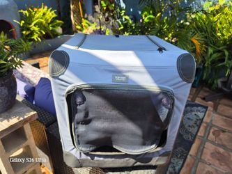 Canvas Pet Crate/Carrier....  Top Paw