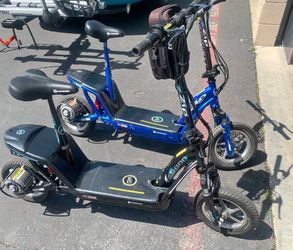 Electric scooter Ezip 1,000 nothing wrong good conditions just put 3 new batteries
