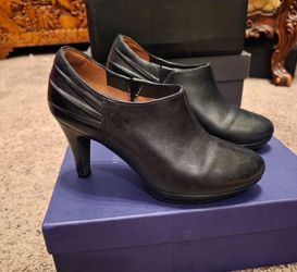 Black Leather Heeled Ankle Booties 6.5