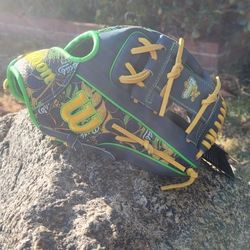 SAVANNAH BANANAS 🍌WILSON A2000 🍌