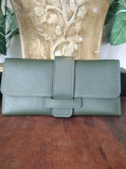 NEW GREEN WALLET