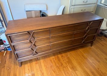 MCM mid century modern 9 drawer dresser