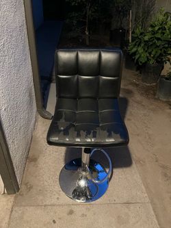 Nice small baber/salon chair $60