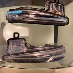 Toyota Tacoma GEN 3 OEM  Mirror Turn Signals