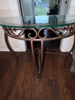 Half-moon Table