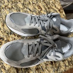 New Balance mens Shoes