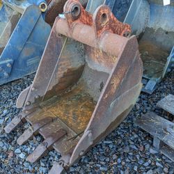 22" Excavator Bucket