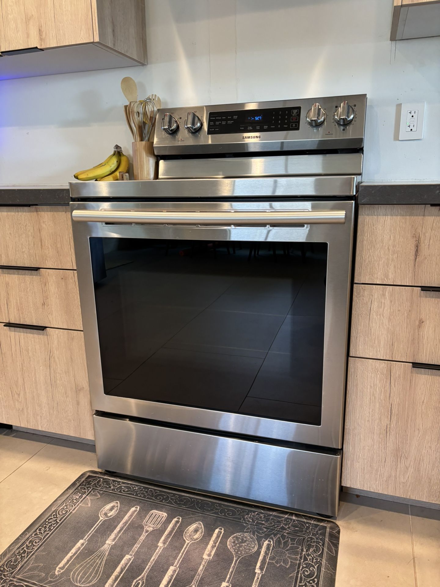 Samsung Electric Convection Range For Sale