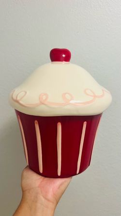 Ceramic Cupcake Cookie Jar with Lid
