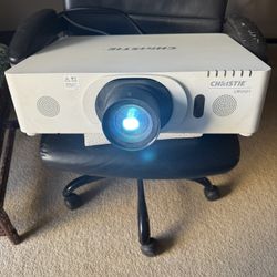 Christie LW421 Projector