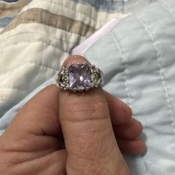 Beautiful Silver Amethyst Ring