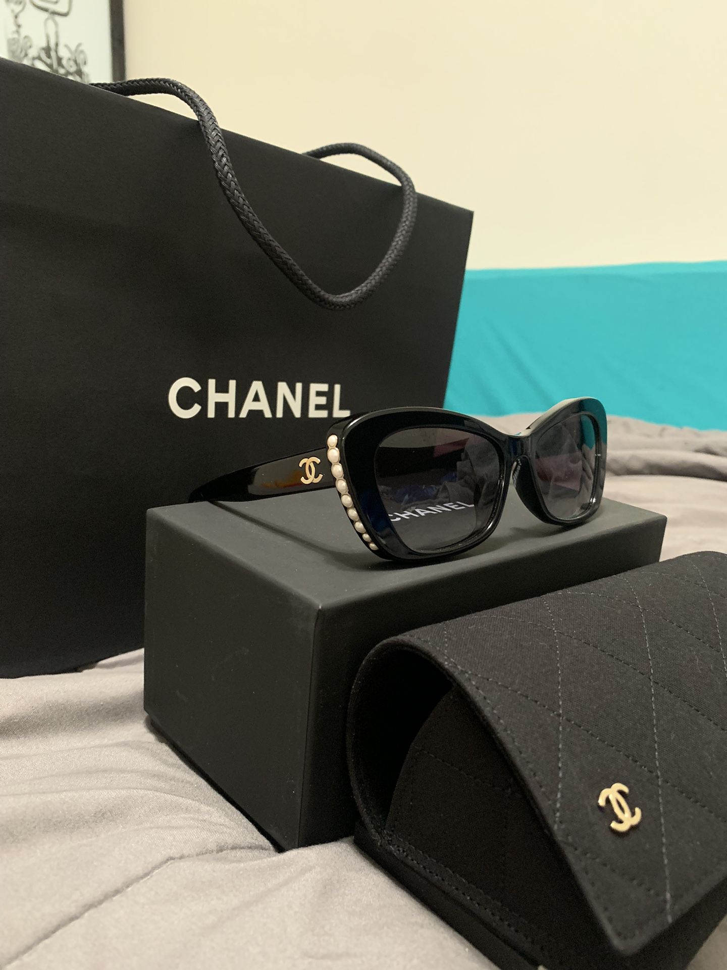chanel sunglasses with bows on the side