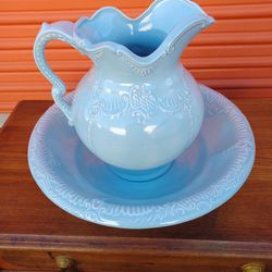 Gorgeous Arnel's Baby Blue pitcher and bowl.
