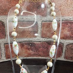 #1509 VINTAGE CLOISONNE NECKLACE WITH FLOWERS. 9"IN
