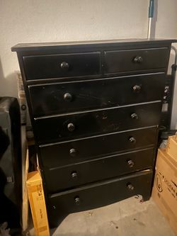 Ethan Allen Dresser