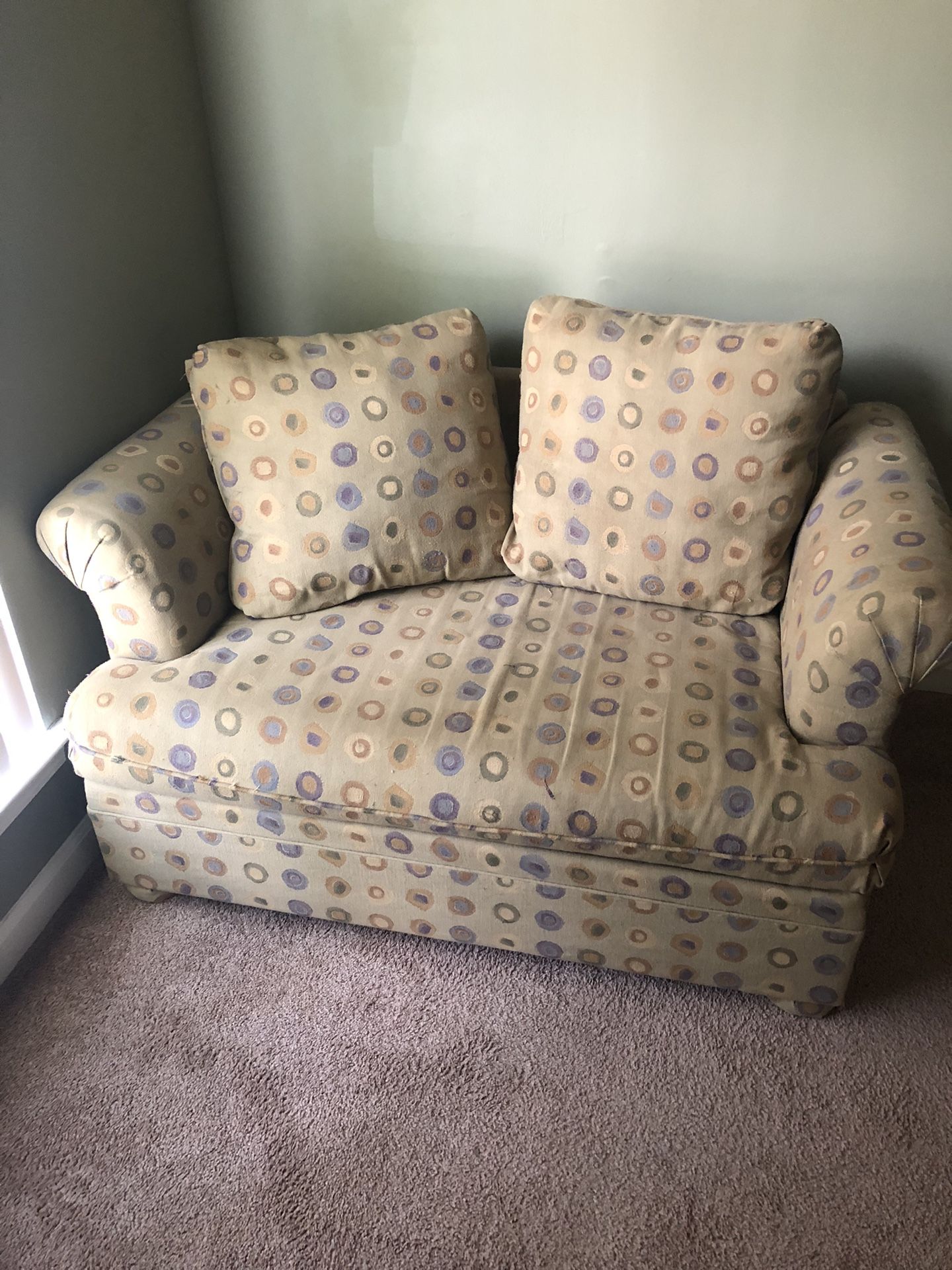 Loveseat w Reclining Bed