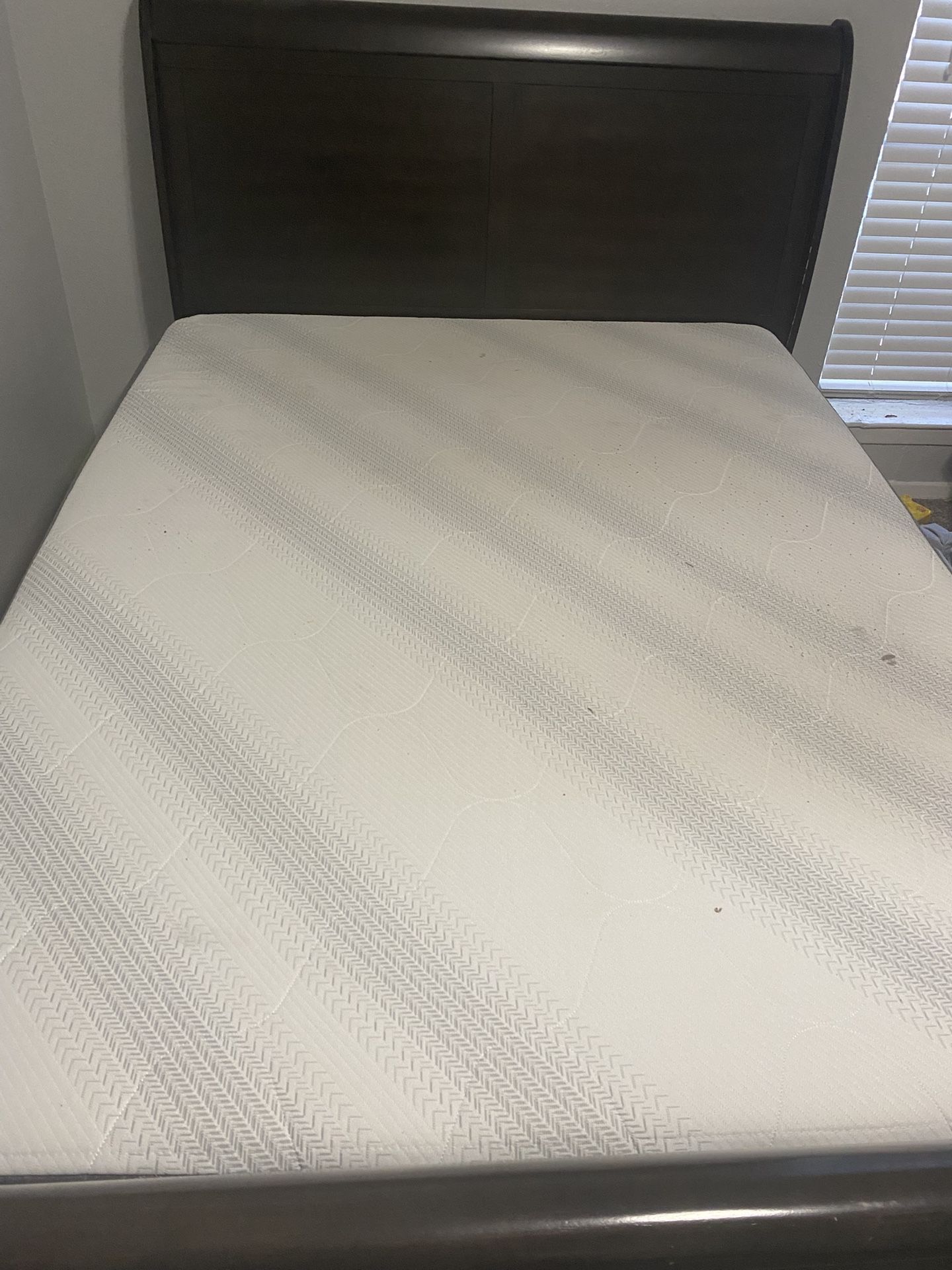 Queen Size Mattress And Box spring